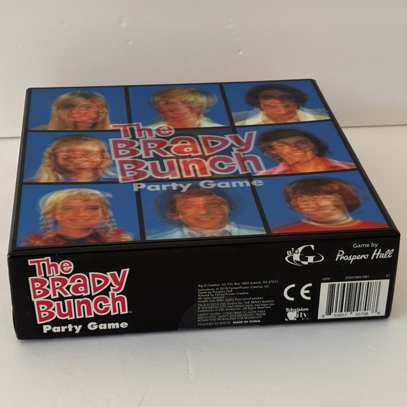 The Brady Bunch Party Game Ages 9+ / 3-8 Players / 2018 Release - NEW - Picture 4 of 5